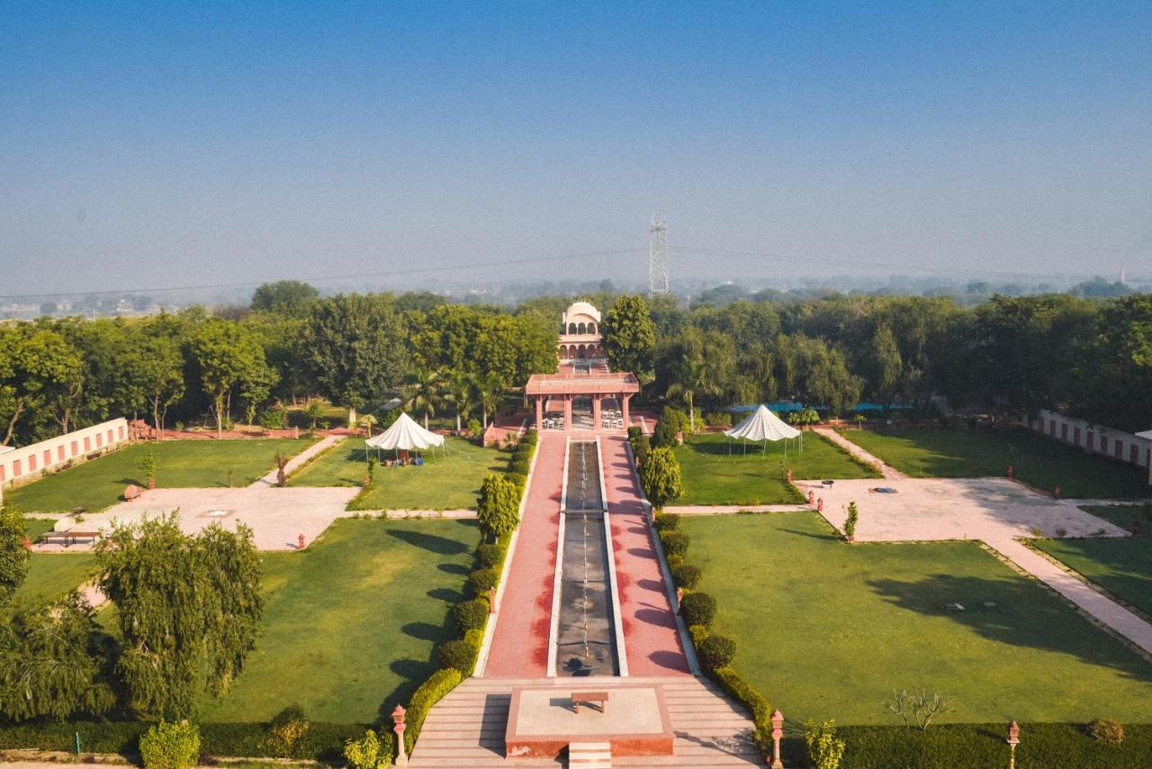 Umaid Palace - A Lakeside Heritage Palace Resort Near Jaipur Close To Bhangarh & Chand Baori Stepwell Abhaneri Dubbi Exterior photo