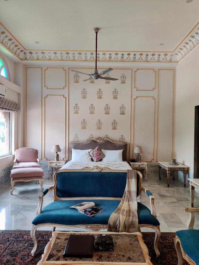 Umaid Palace - A Lakeside Heritage Palace Resort Near Jaipur Close To Bhangarh & Chand Baori Stepwell Abhaneri Dubbi Exterior photo
